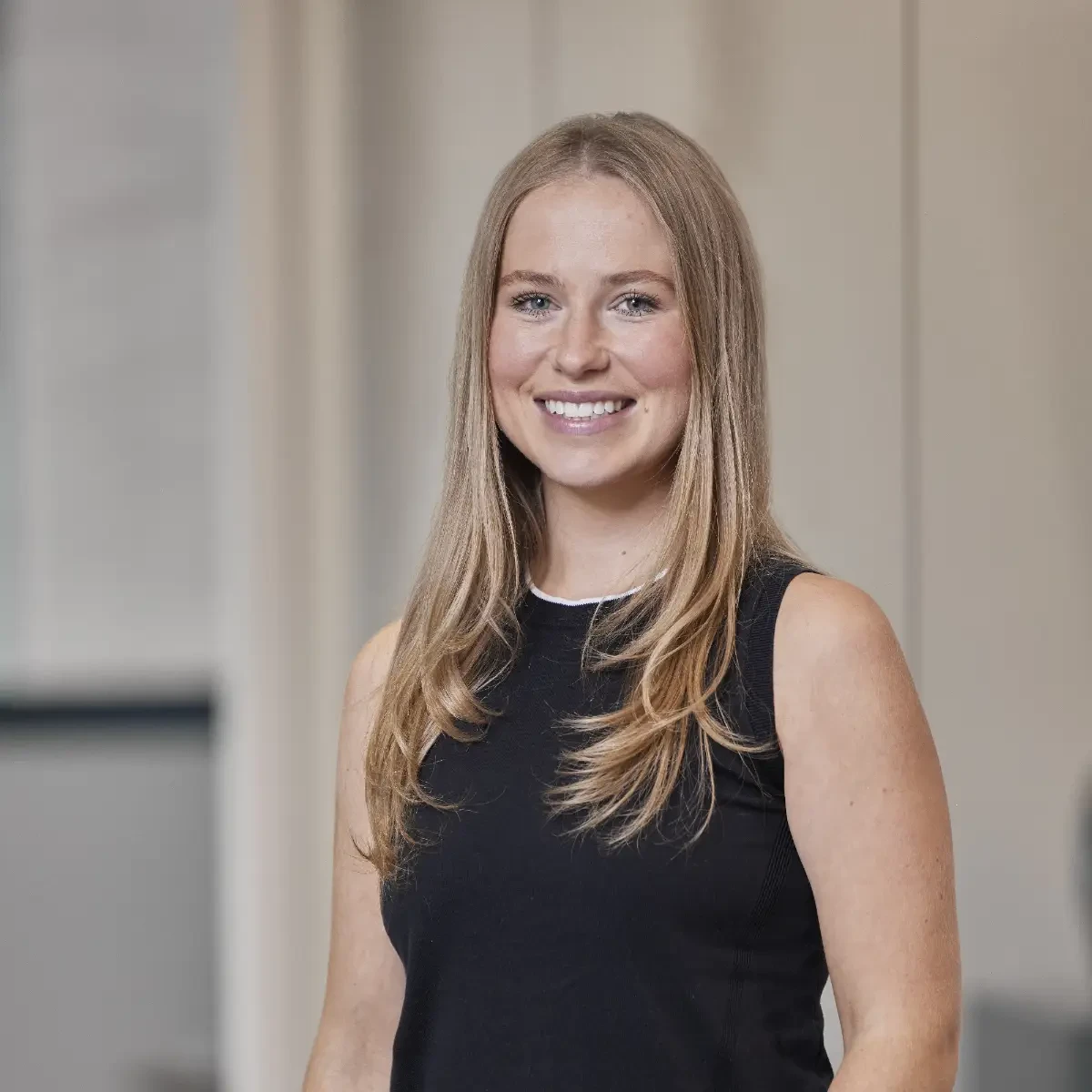 Headshot of Lindsay Flater